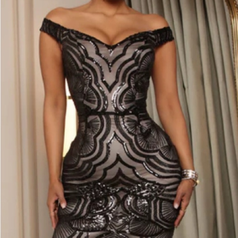 Fashion Nova Black Sequin Bodycon Dress
1920's Flapper style